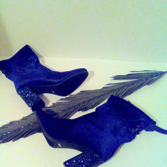 Boots - Picture 5 of 5